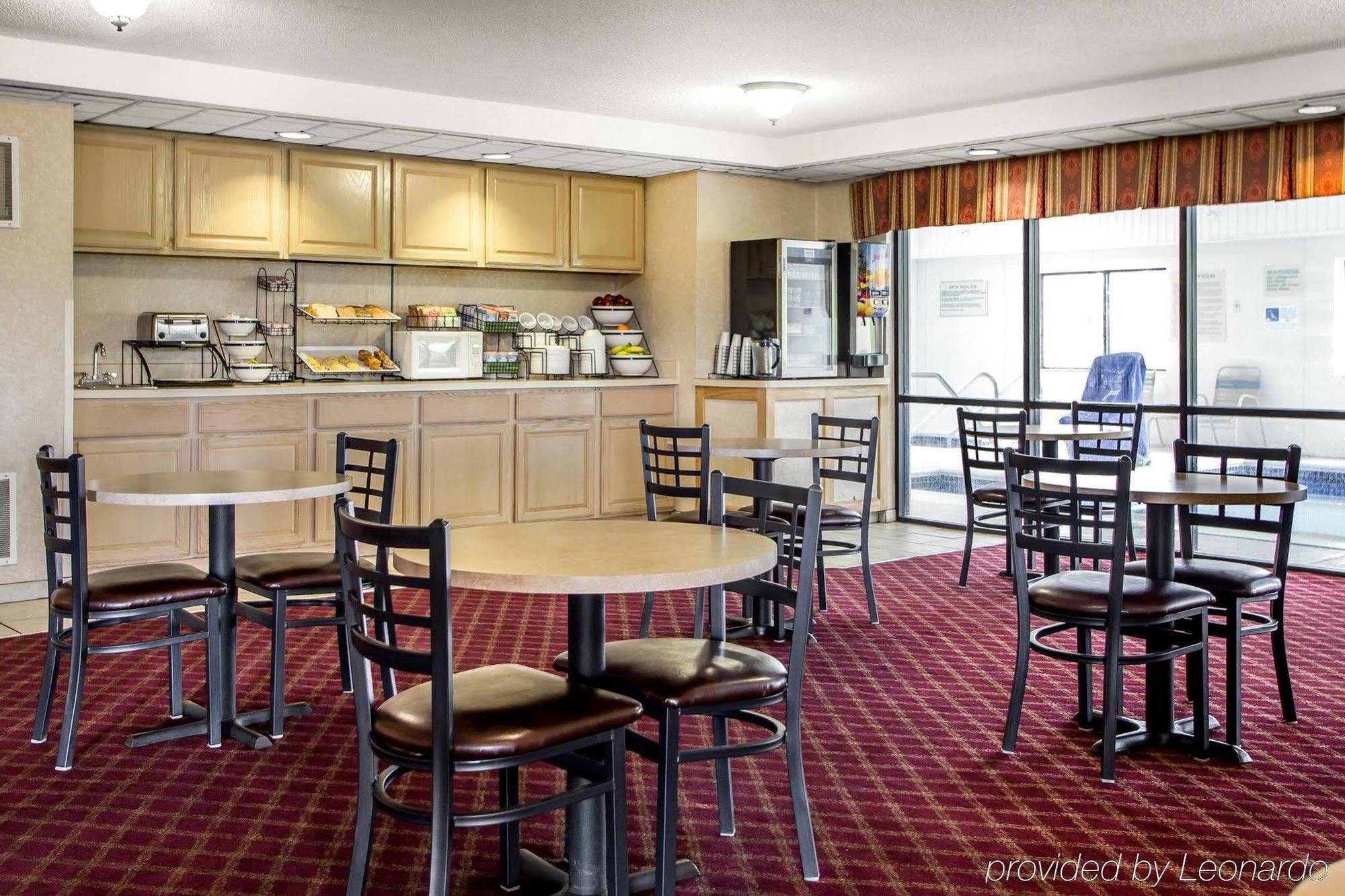 Super 8 By Wyndham Chambersburg I-81 Hotel Buitenkant foto