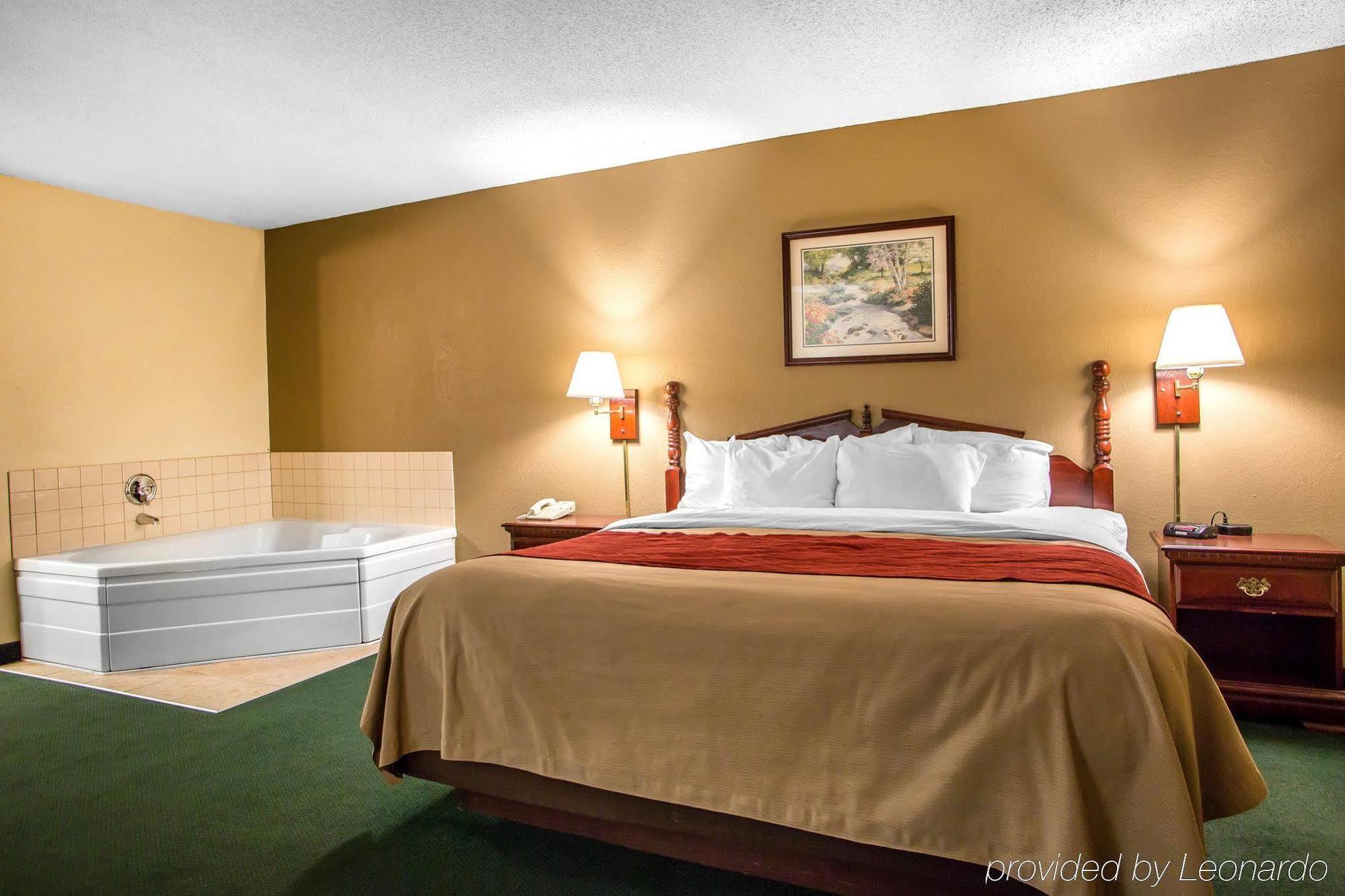 Super 8 By Wyndham Chambersburg I-81 Hotel Buitenkant foto