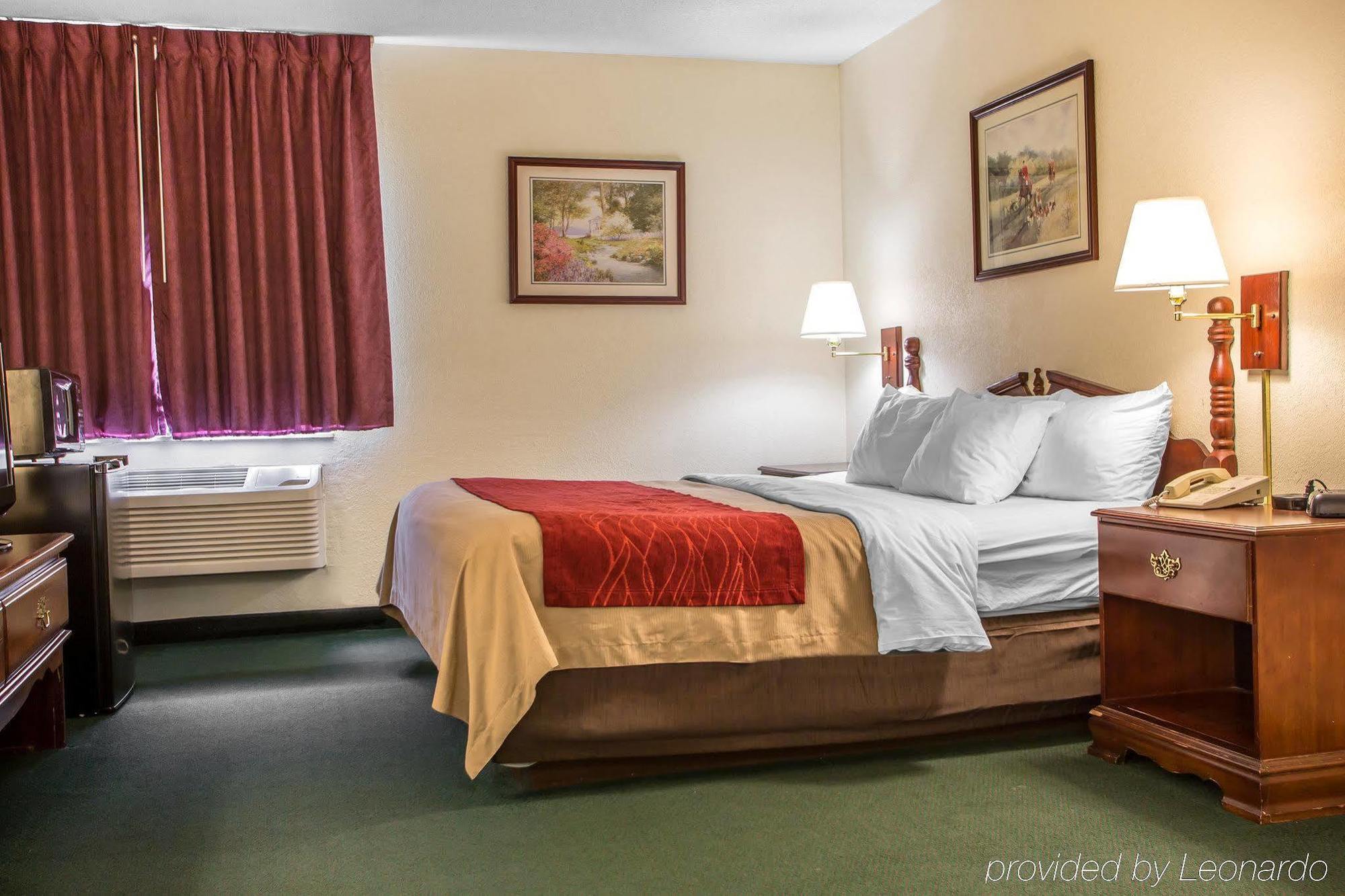 Super 8 By Wyndham Chambersburg I-81 Hotel Buitenkant foto