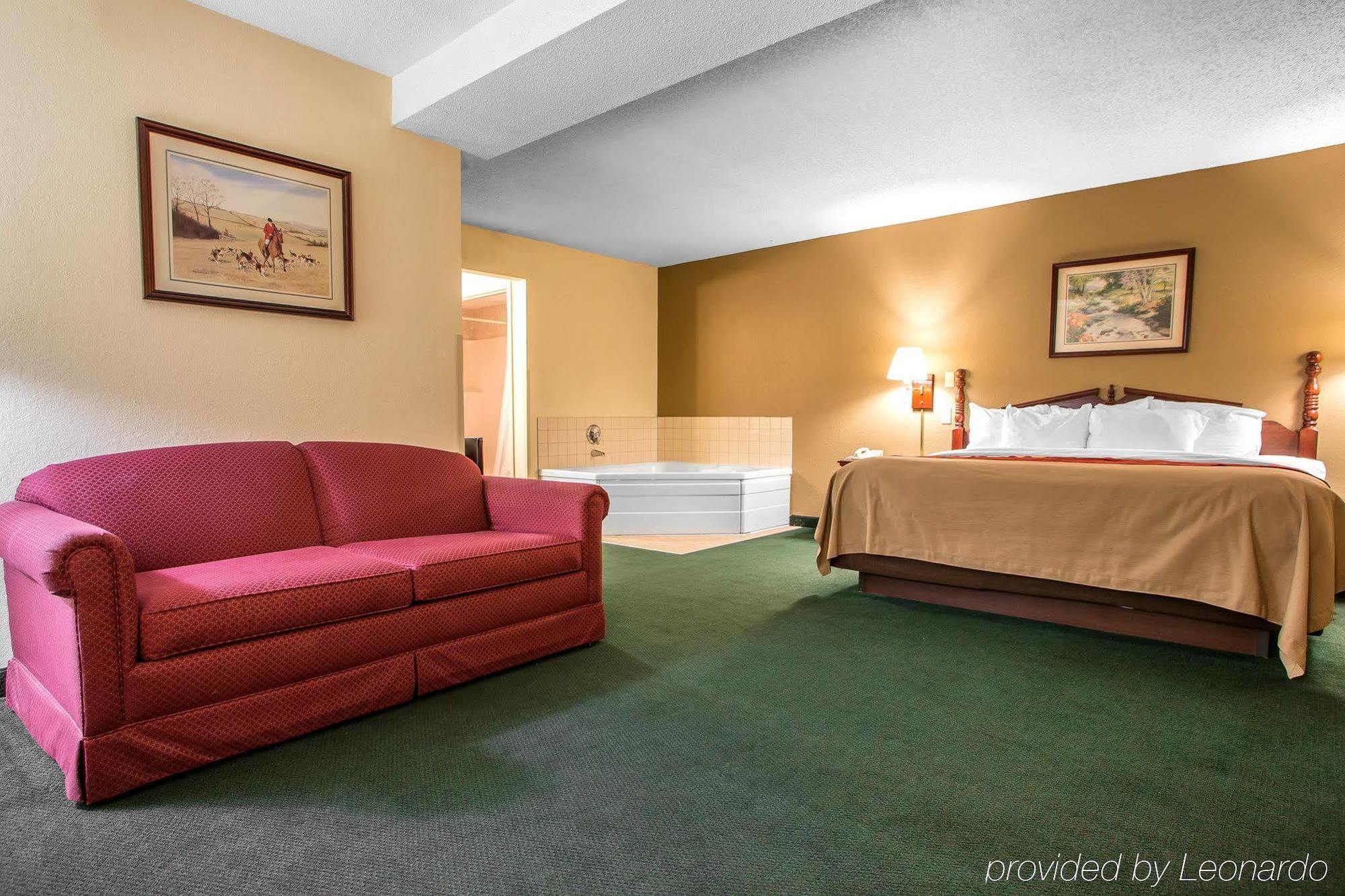 Super 8 By Wyndham Chambersburg I-81 Hotel Buitenkant foto
