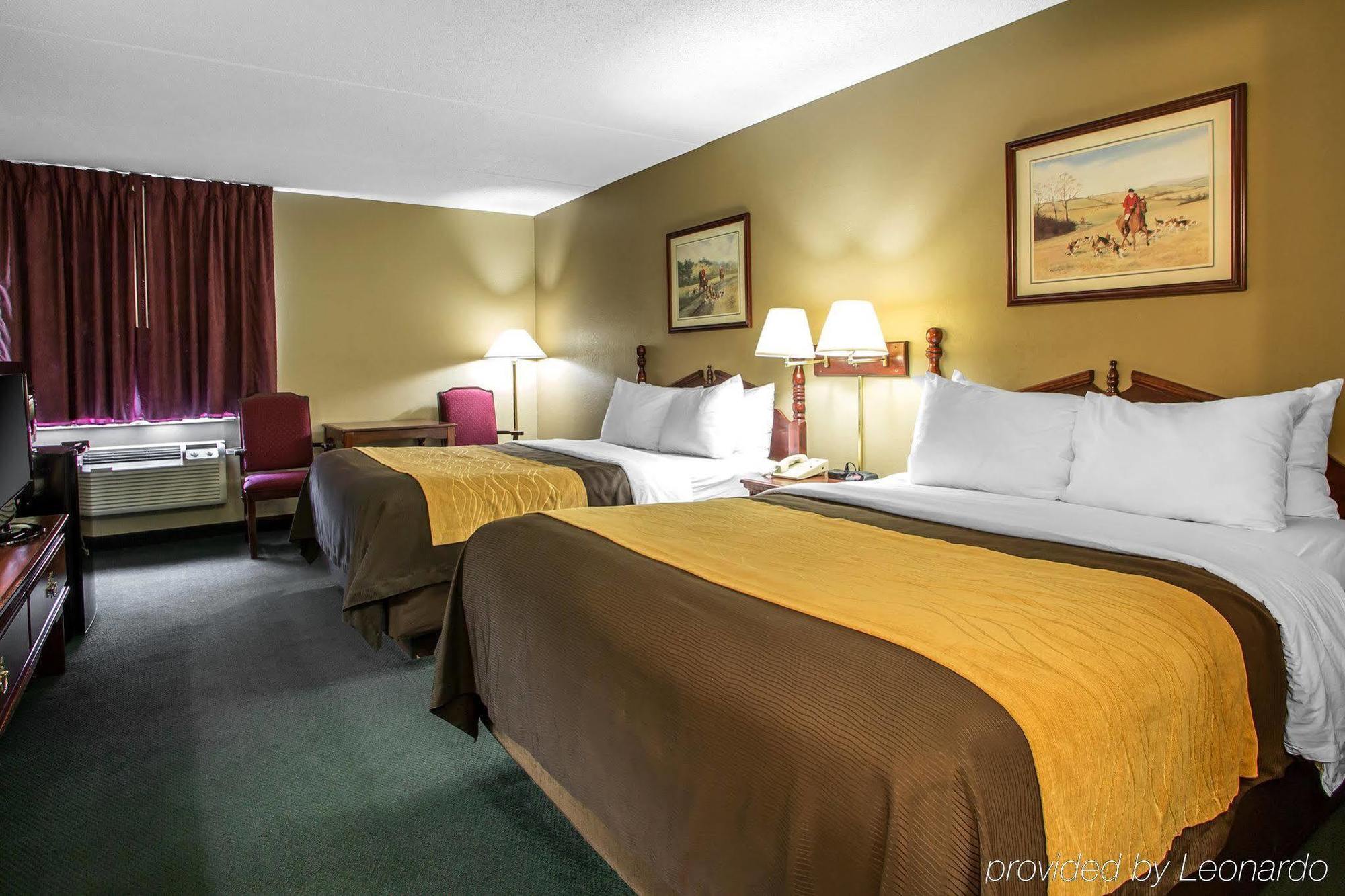 Super 8 By Wyndham Chambersburg I-81 Hotel Buitenkant foto