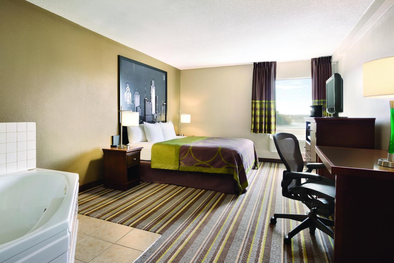 Super 8 By Wyndham Chambersburg I-81 Hotel Buitenkant foto